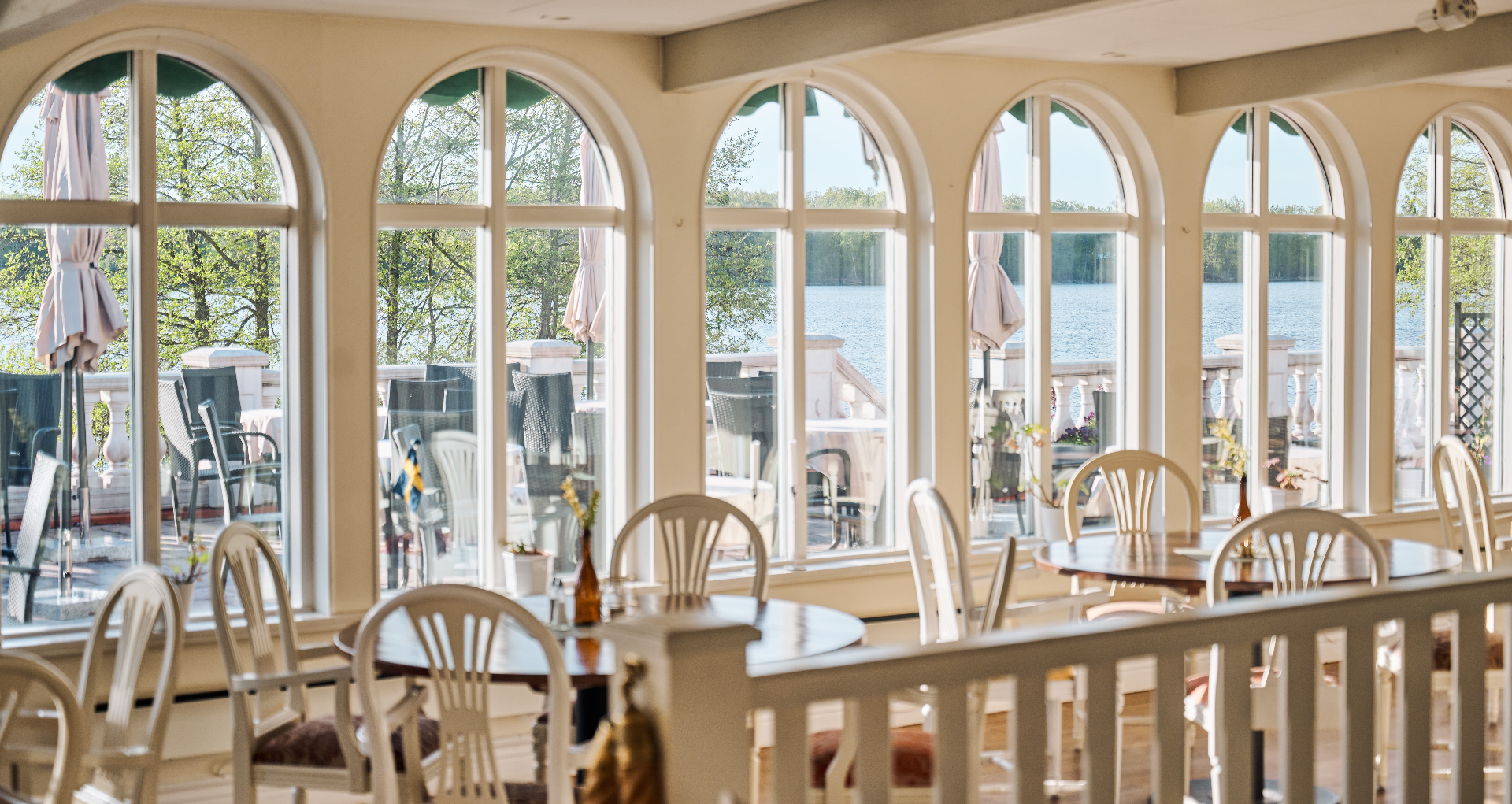 Restaurang på Möckelsnäs Herrgård i historisk herrgårdsmiljö