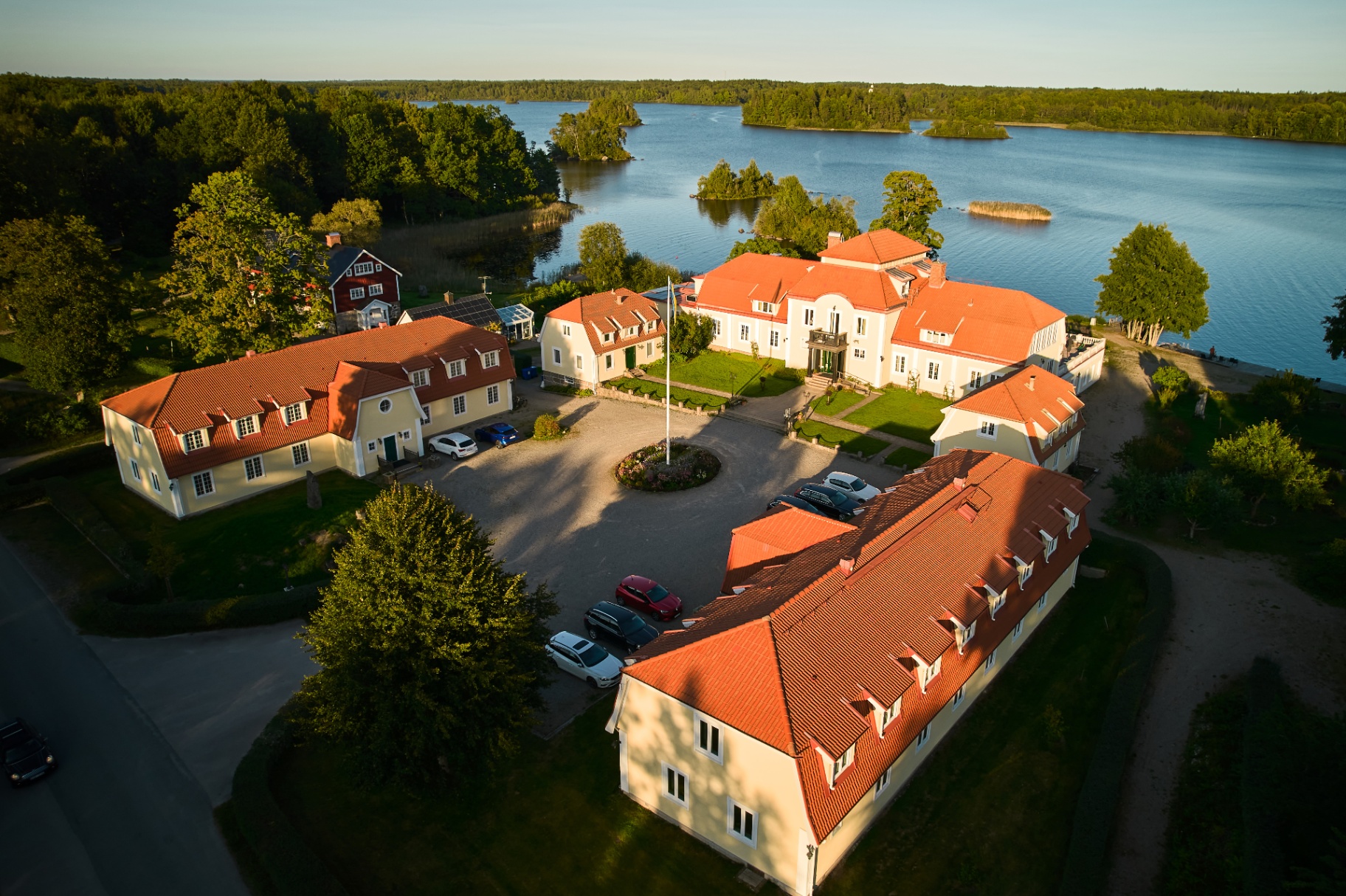 Möckelsnäs Herrgård vid sjön Möckeln, vy ovanifrån
